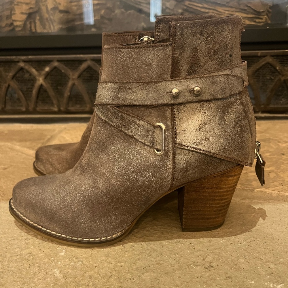 Womens Wishbone leather boots